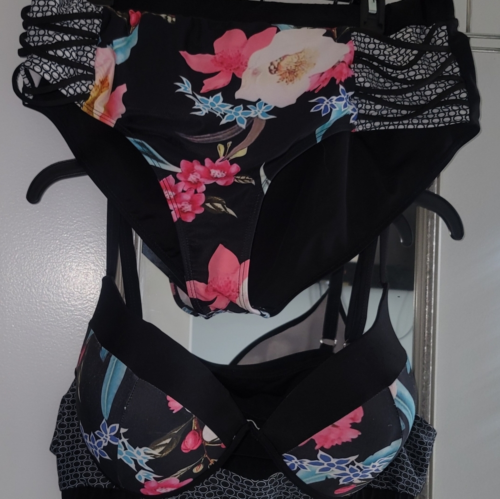 Swim suit